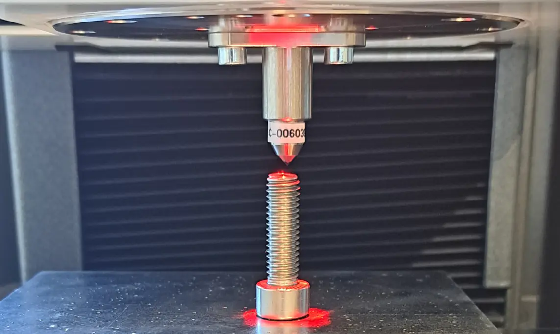 3D view of screw testing with multiple i3D indentations